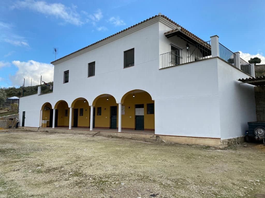 7 soveværelse Finca/Landehus til salg i Osuna med swimmingpool garage - € 2.000.000 (Ref: 9036350)