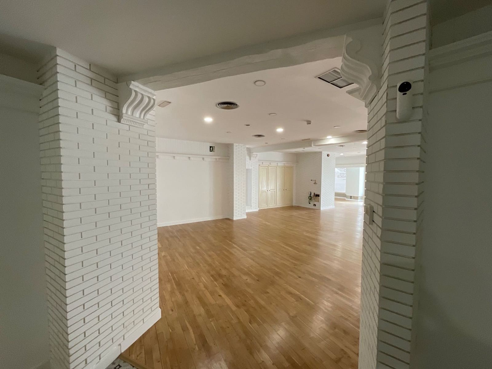 Erhverv til leje i Antequera - € 1.600 (Ref: 9036352)