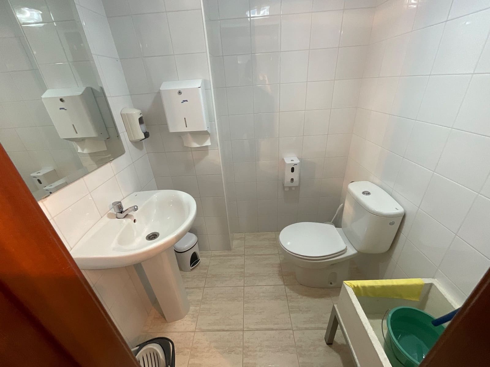 Erhverv til salg i Antequera - € 250.000 (Ref: 9036354)