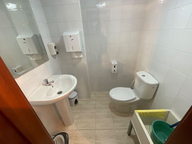 Erhverv til salg i Antequera - € 250.000 (Ref: 9036354)