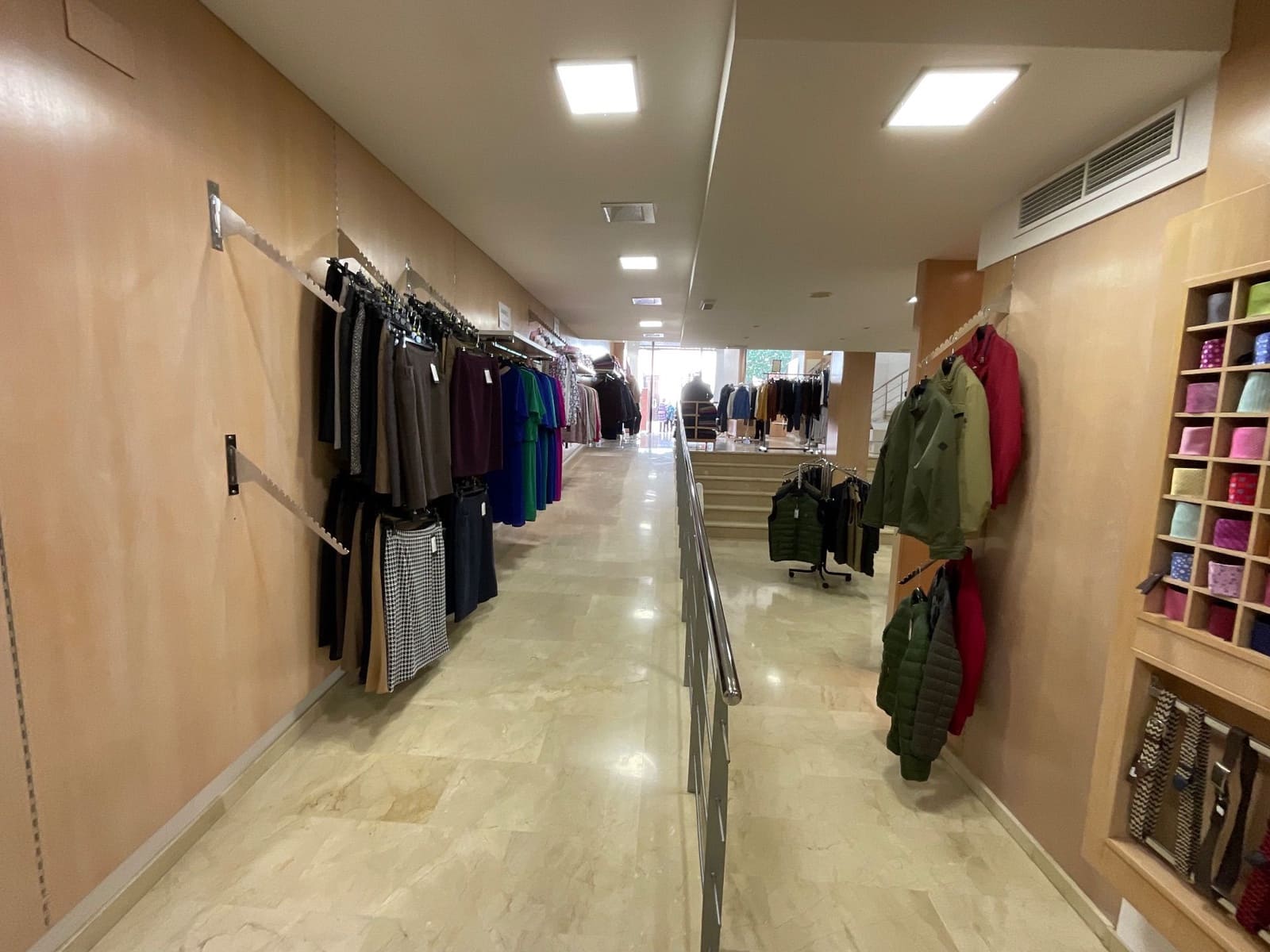 Erhverv til salg i Antequera - € 250.000 (Ref: 9036354)