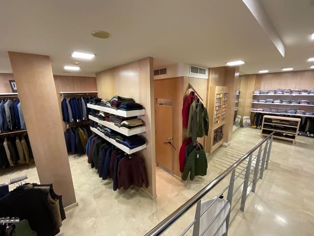 Erhverv til salg i Antequera - € 250.000 (Ref: 9036354)