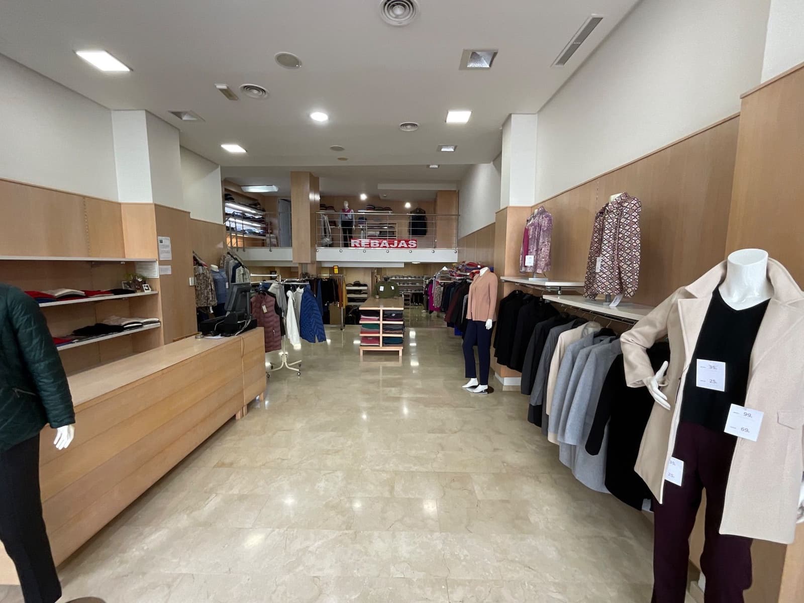 Erhverv til salg i Antequera - € 250.000 (Ref: 9036354)