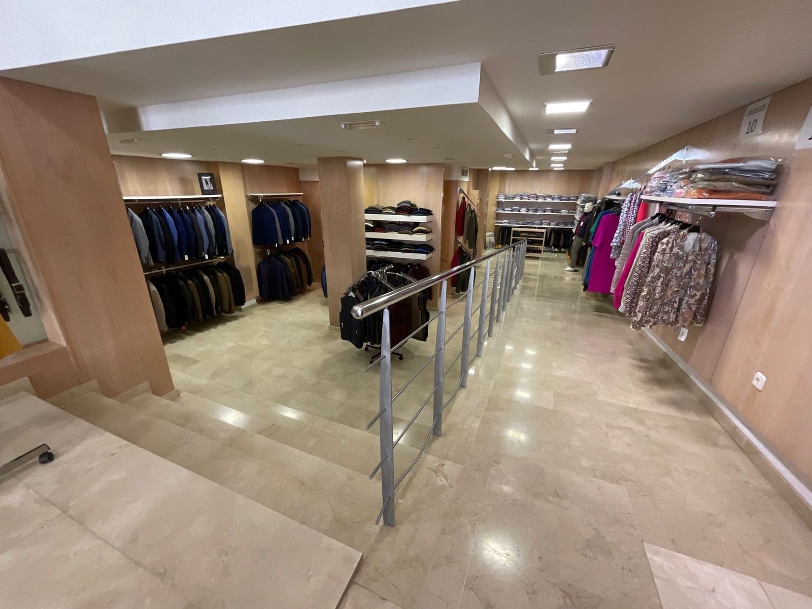 Erhverv til salg i Antequera - € 250.000 (Ref: 9036354)