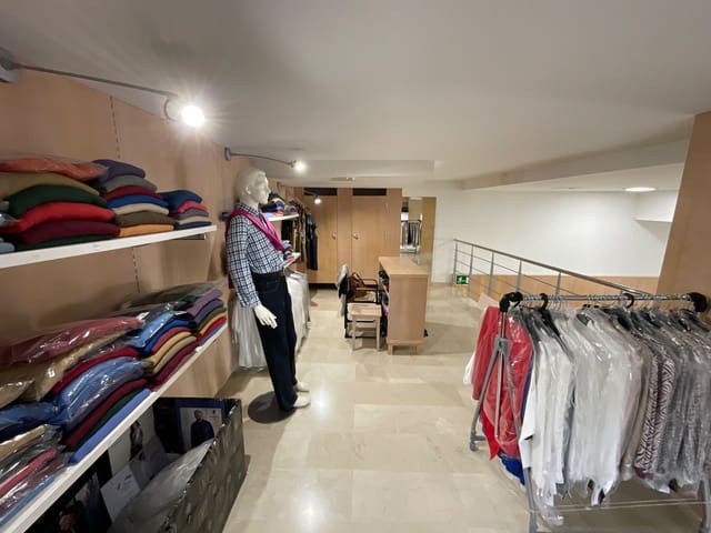 Erhverv til salg i Antequera - € 250.000 (Ref: 9036354)