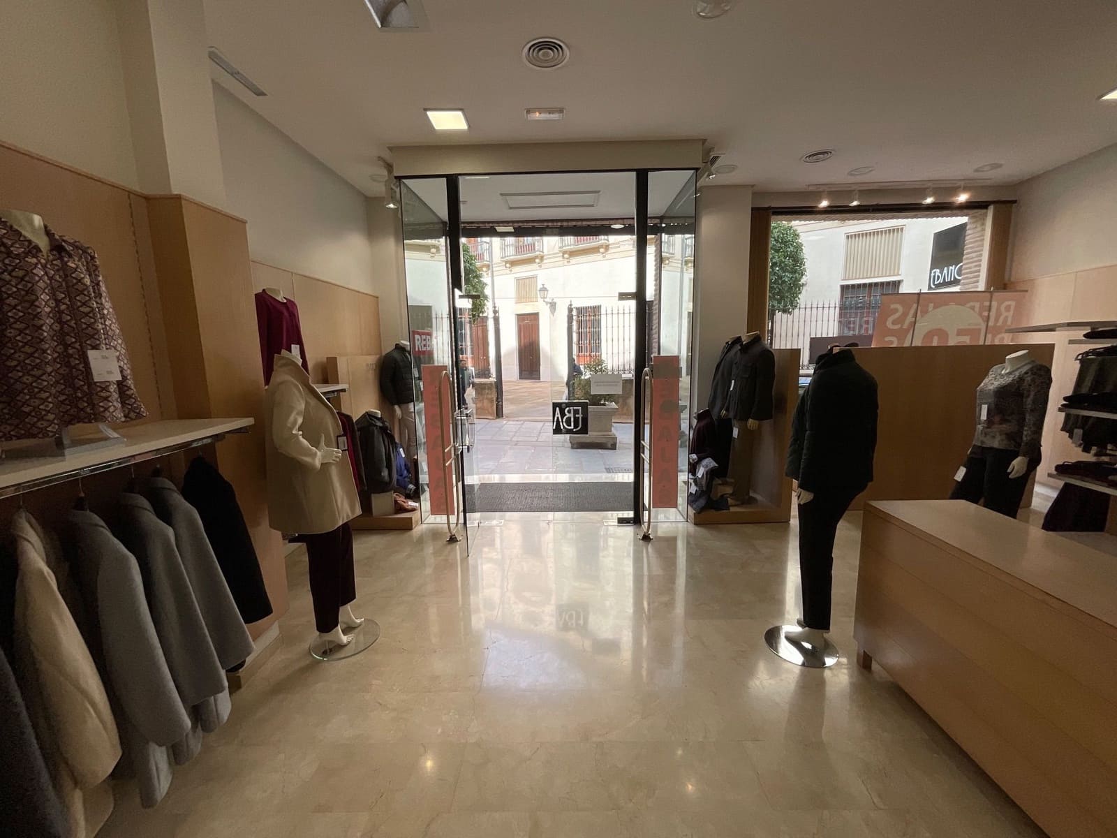 Erhverv til salg i Antequera - € 250.000 (Ref: 9036354)