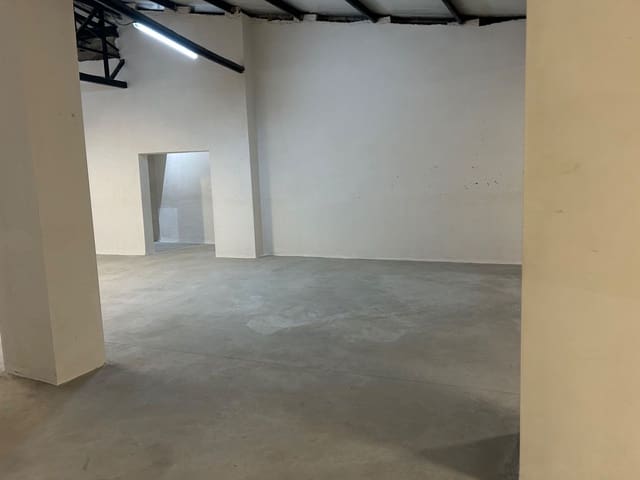 Erhverv til leje i Antequera - € 4.800 (Ref: 9036355)