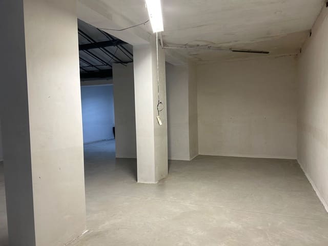 Erhverv til leje i Antequera - € 4.800 (Ref: 9036355)