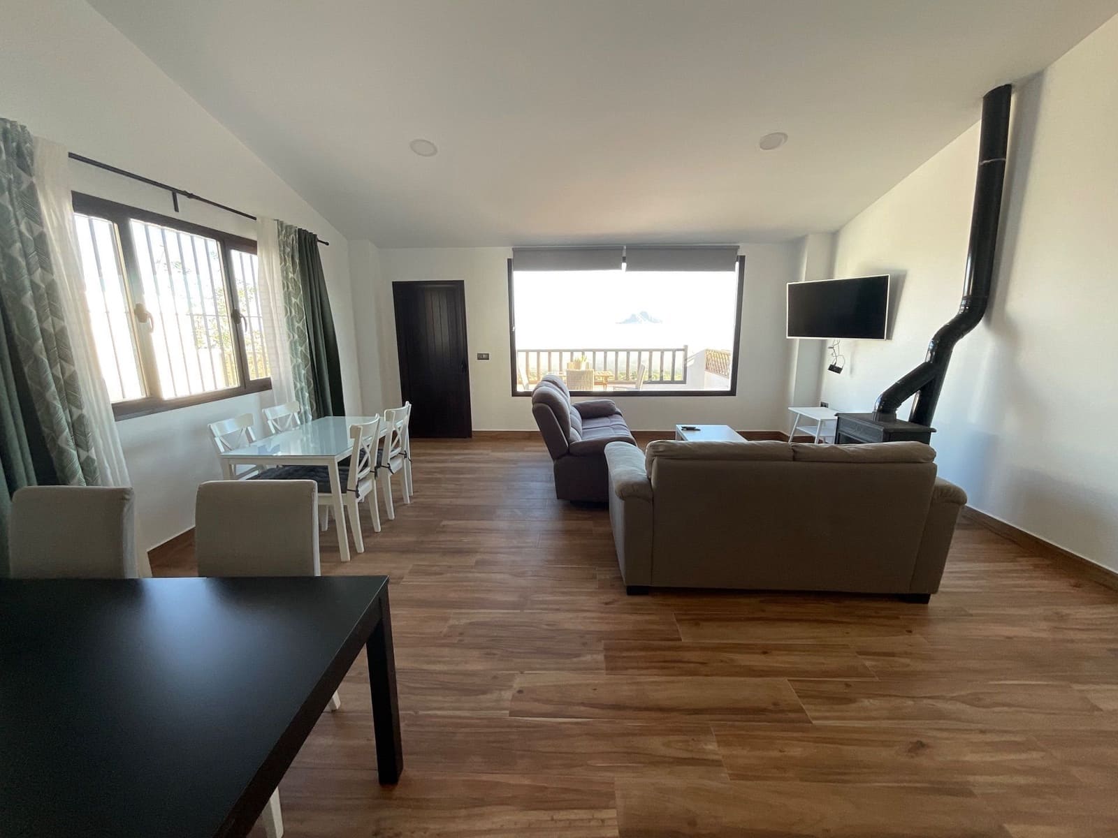 6 soveværelse Villa til leje i Antequera - € 3.000 (Ref: 9036356)