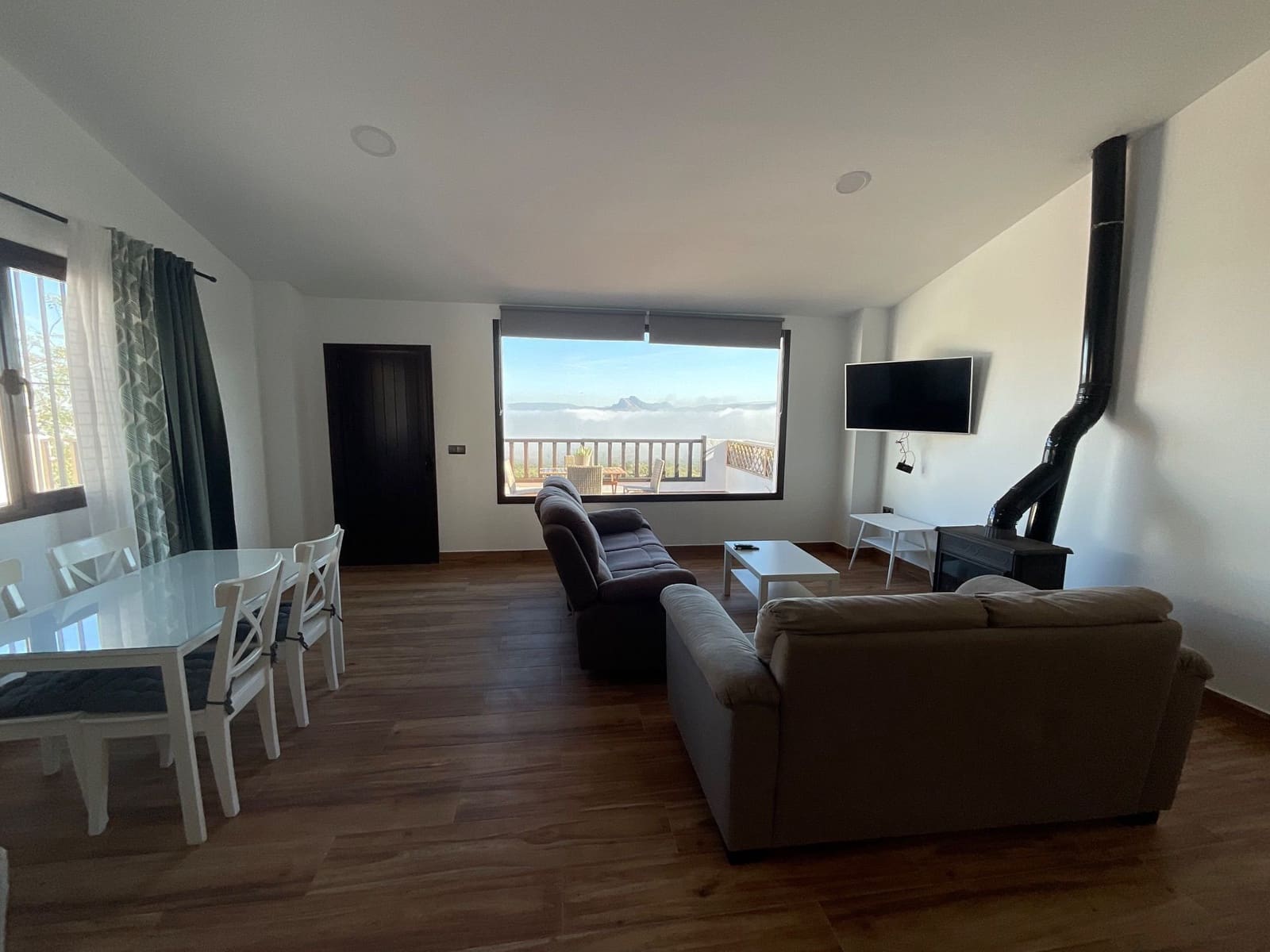 6 soveværelse Villa til leje i Antequera - € 3.000 (Ref: 9036356)