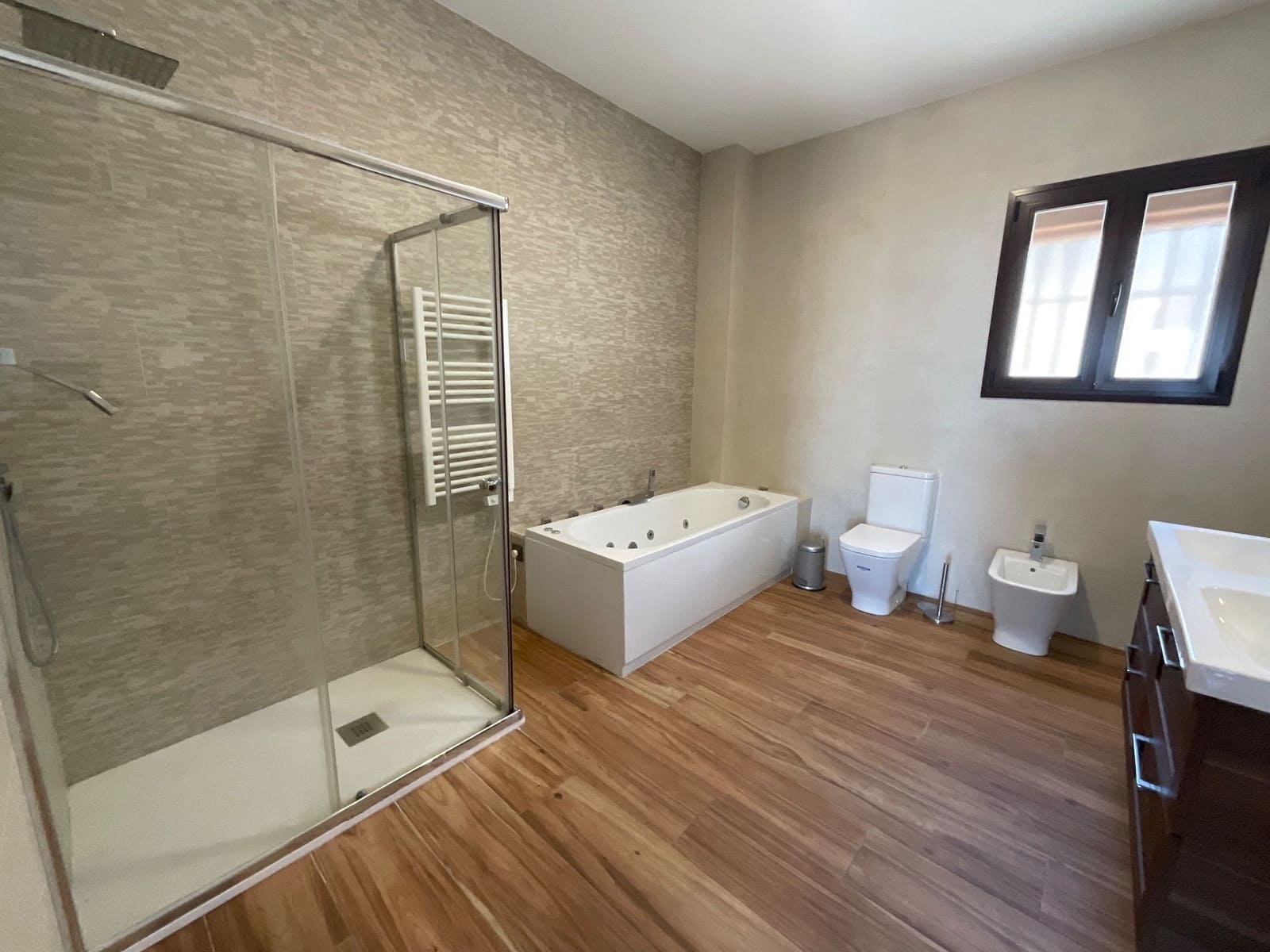 6 soveværelse Villa til leje i Antequera - € 3.000 (Ref: 9036356)