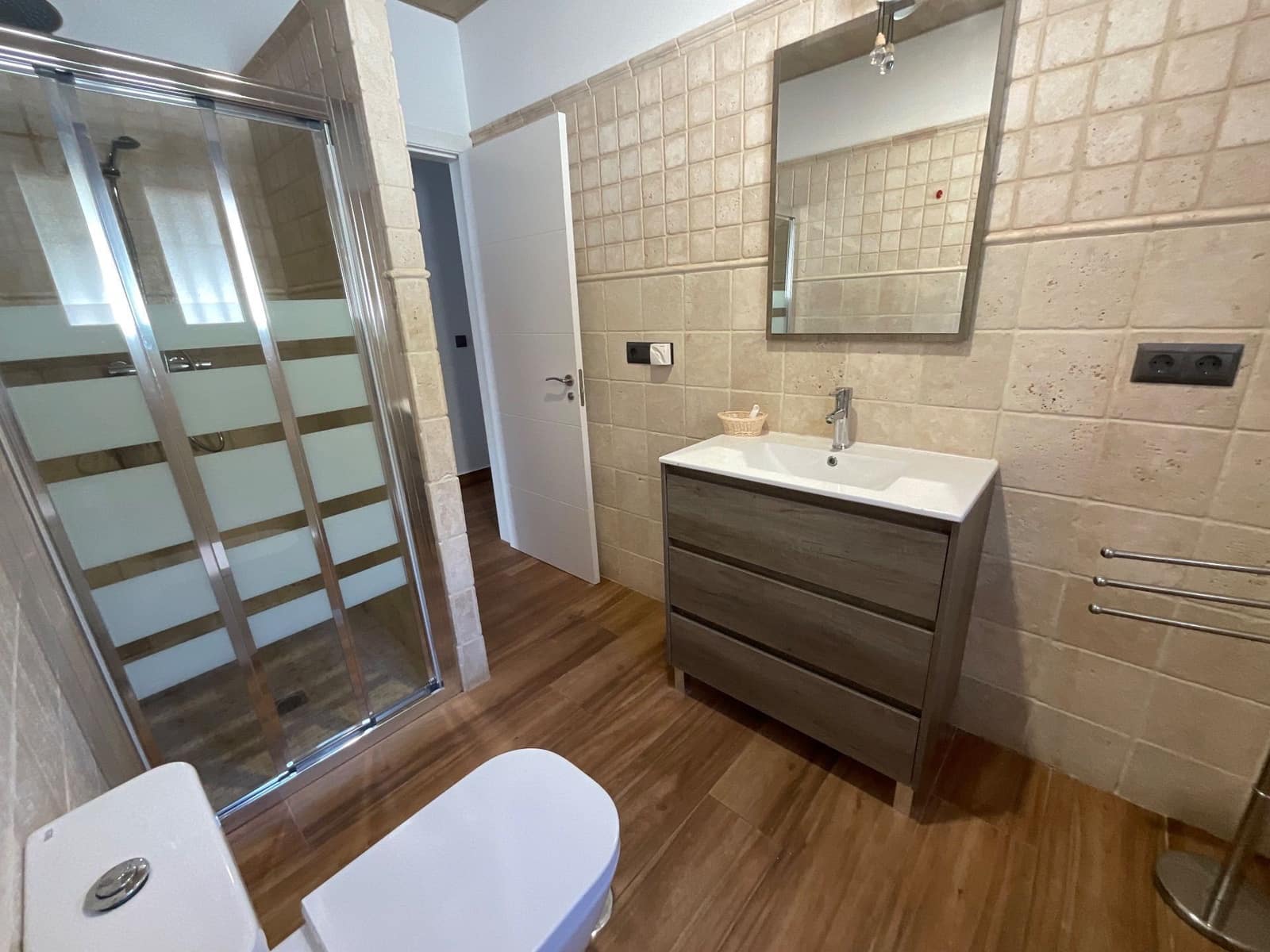 6 soveværelse Villa til leje i Antequera - € 3.000 (Ref: 9036356)