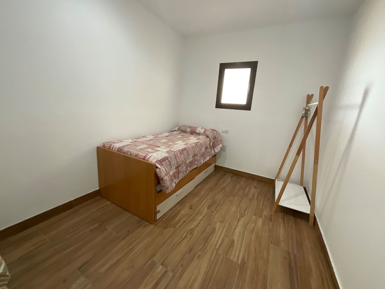 6 soveværelse Villa til leje i Antequera - € 3.000 (Ref: 9036356)