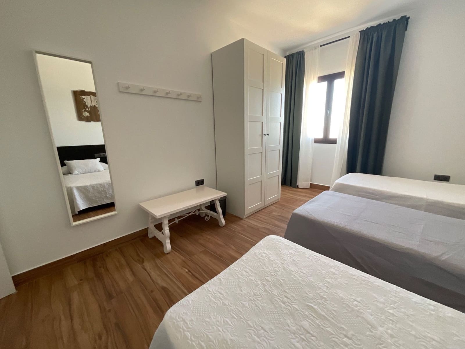 6 soveværelse Villa til leje i Antequera - € 3.000 (Ref: 9036356)