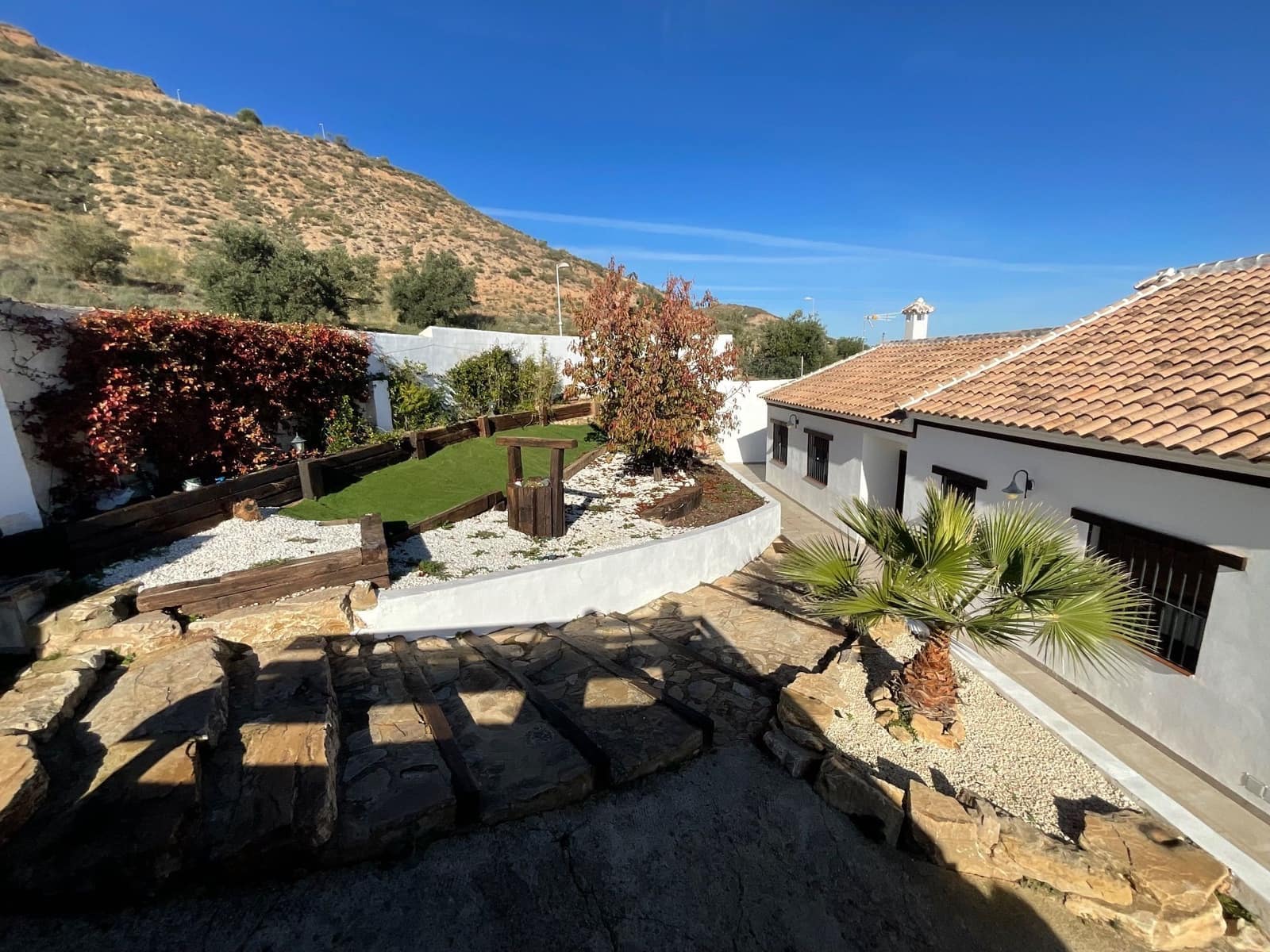 6 soveværelse Villa til leje i Antequera - € 3.000 (Ref: 9036356)