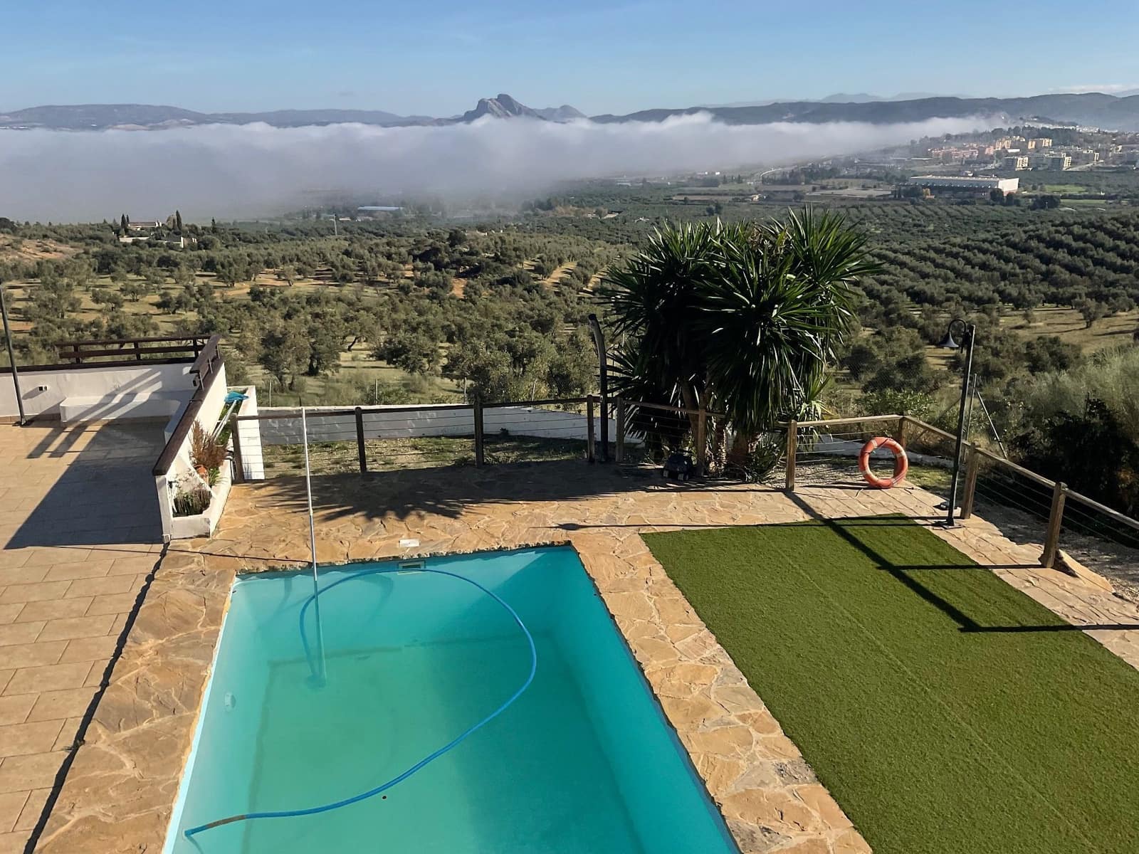 6 soveværelse Villa til leje i Antequera - € 3.000 (Ref: 9036356)