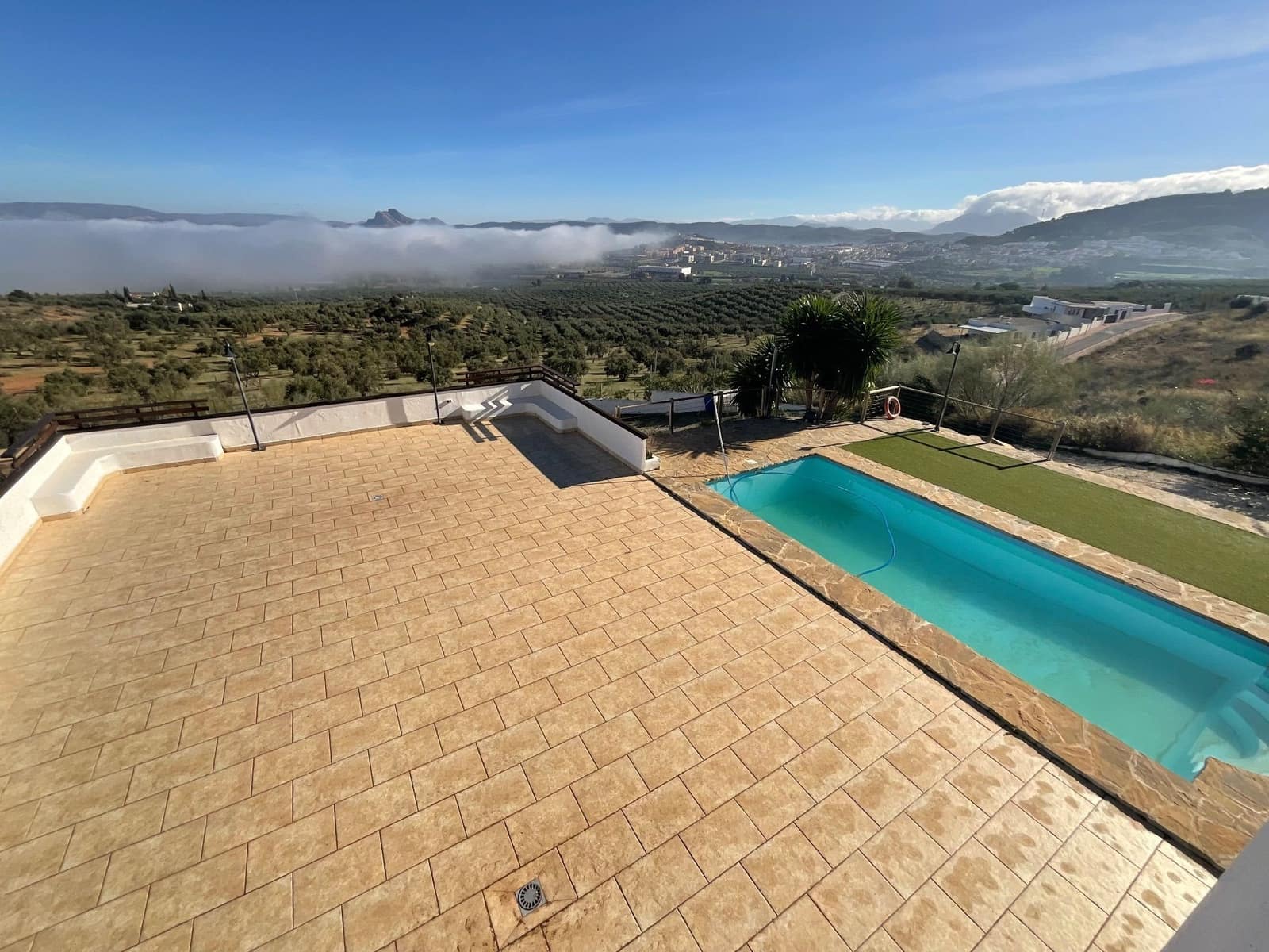 6 soveværelse Villa til leje i Antequera - € 3.000 (Ref: 9036356)