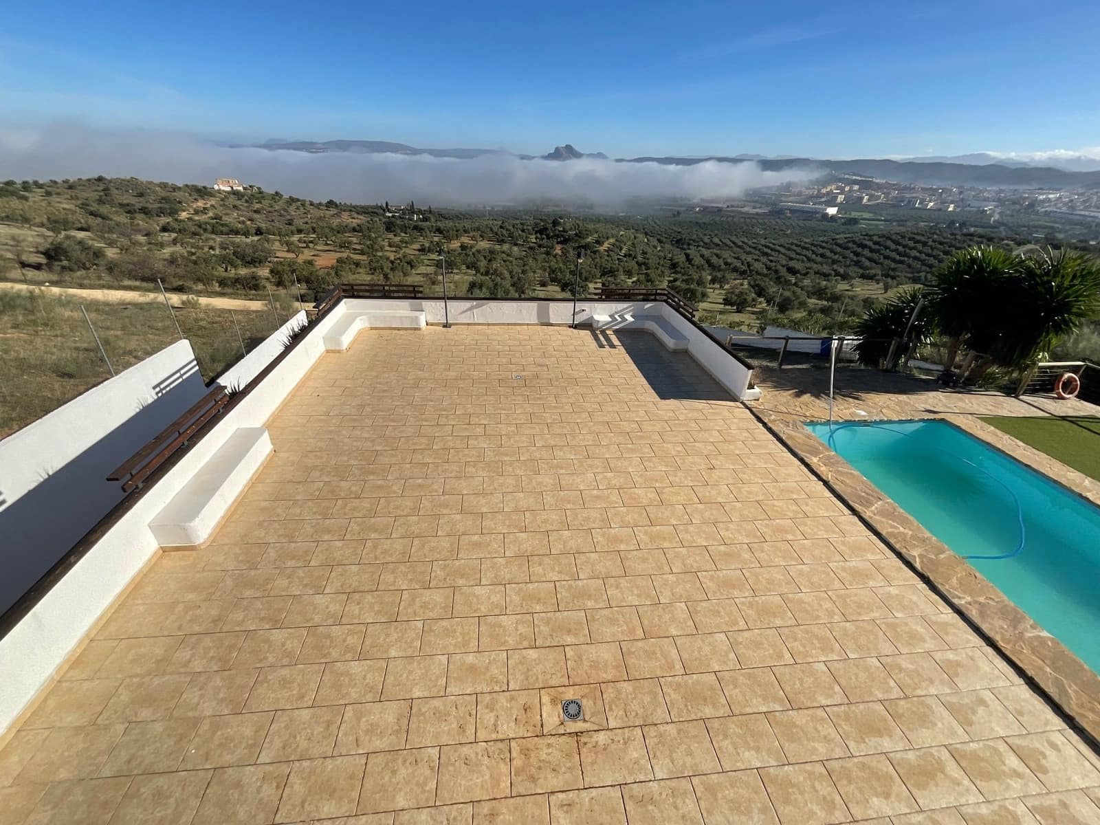 6 soveværelse Villa til leje i Antequera - € 3.000 (Ref: 9036356)