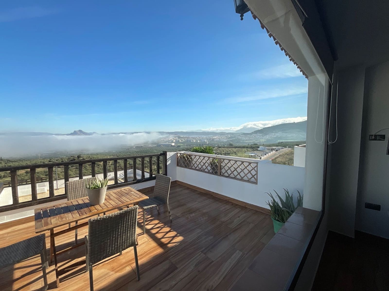 6 soveværelse Villa til leje i Antequera - € 3.000 (Ref: 9036356)