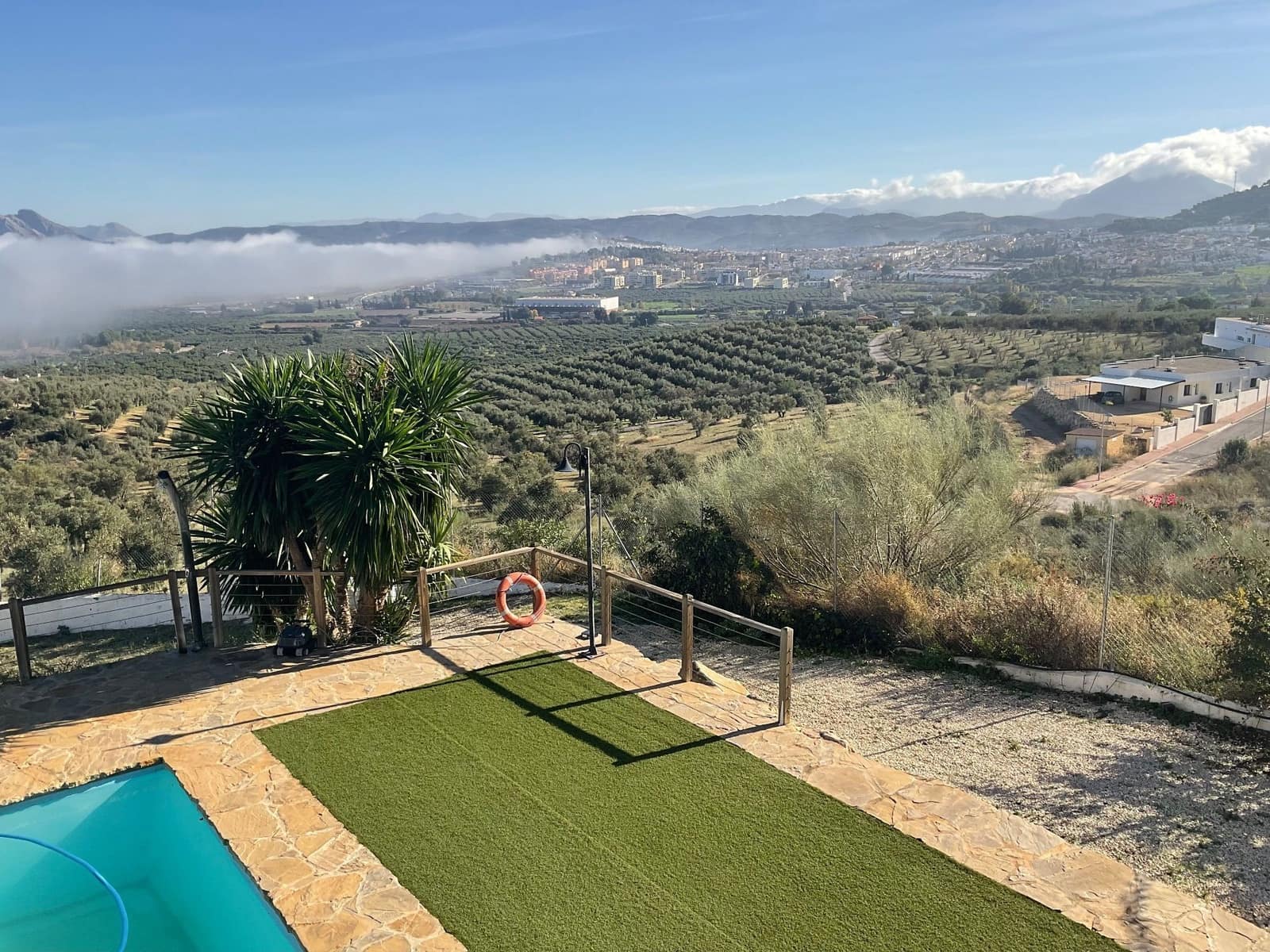 6 soveværelse Villa til leje i Antequera - € 3.000 (Ref: 9036356)