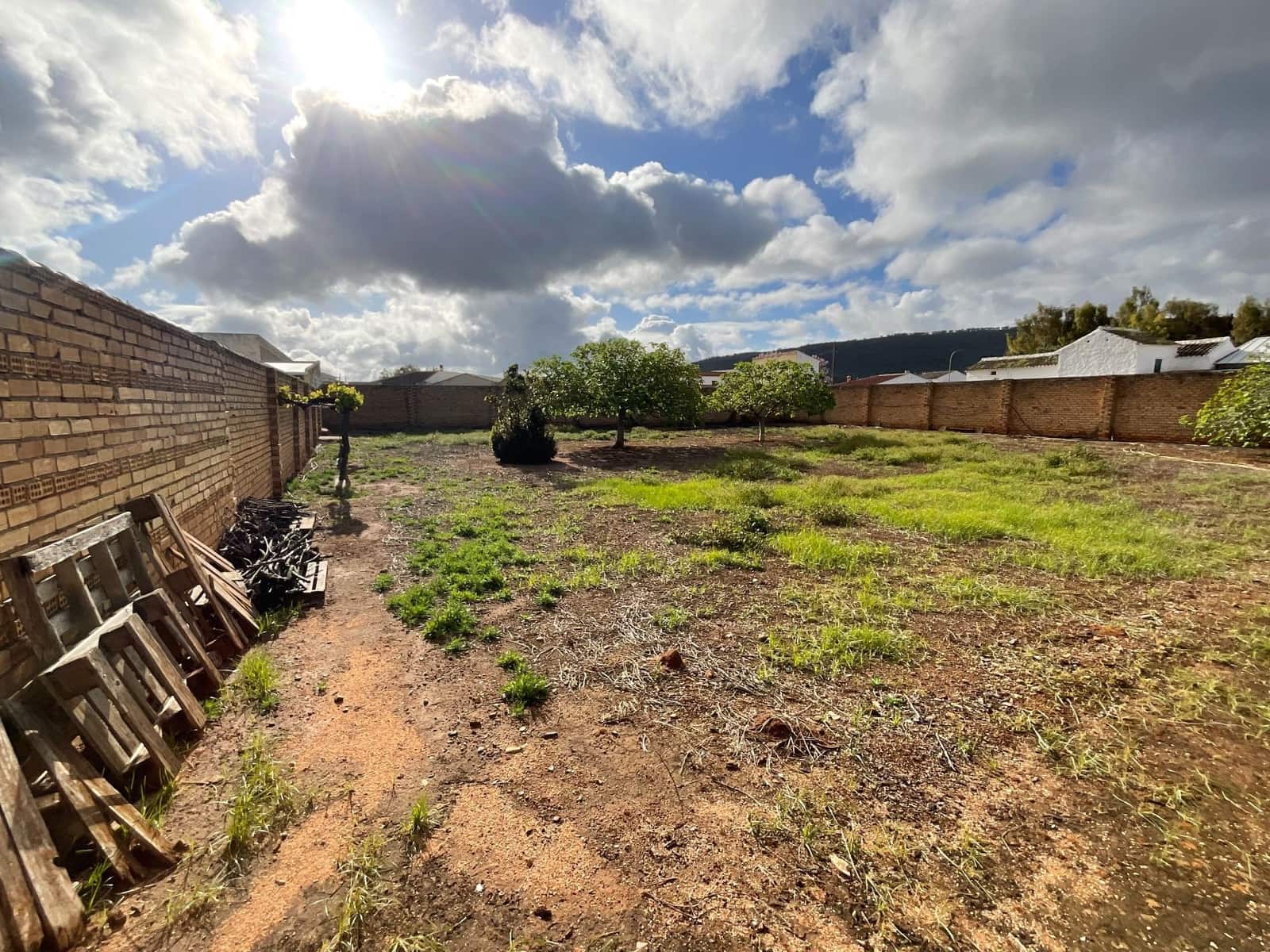 Ubebygd land til salgs i Humilladero - € 50 000 (Ref: 9036362)