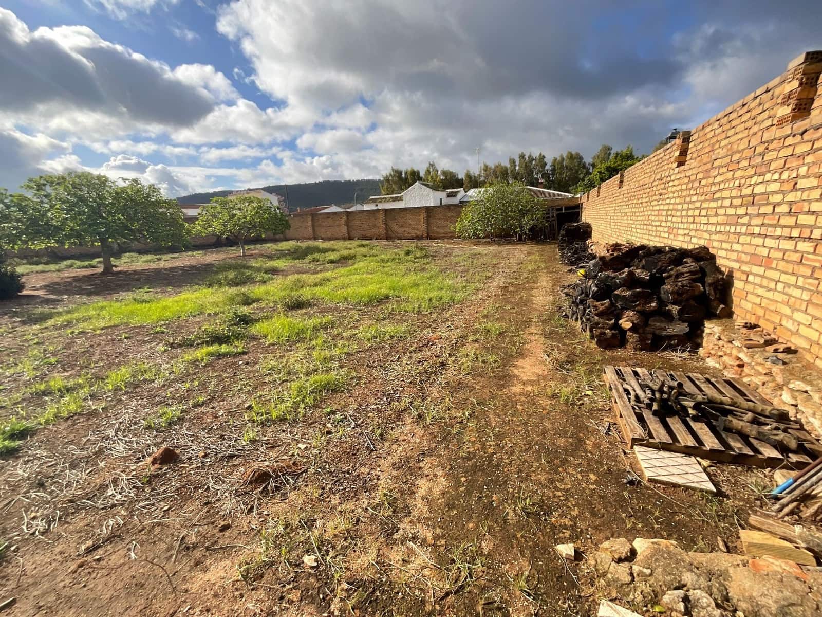 Ubebygd land til salgs i Humilladero - € 50 000 (Ref: 9036362)