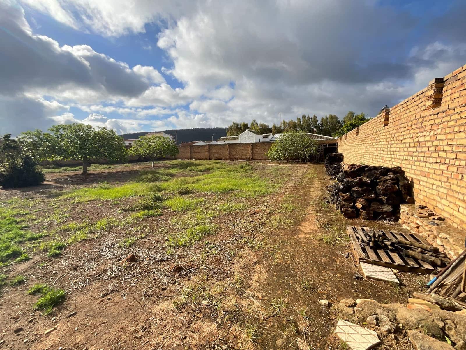 Ubebygd land til salgs i Humilladero - € 50 000 (Ref: 9036362)