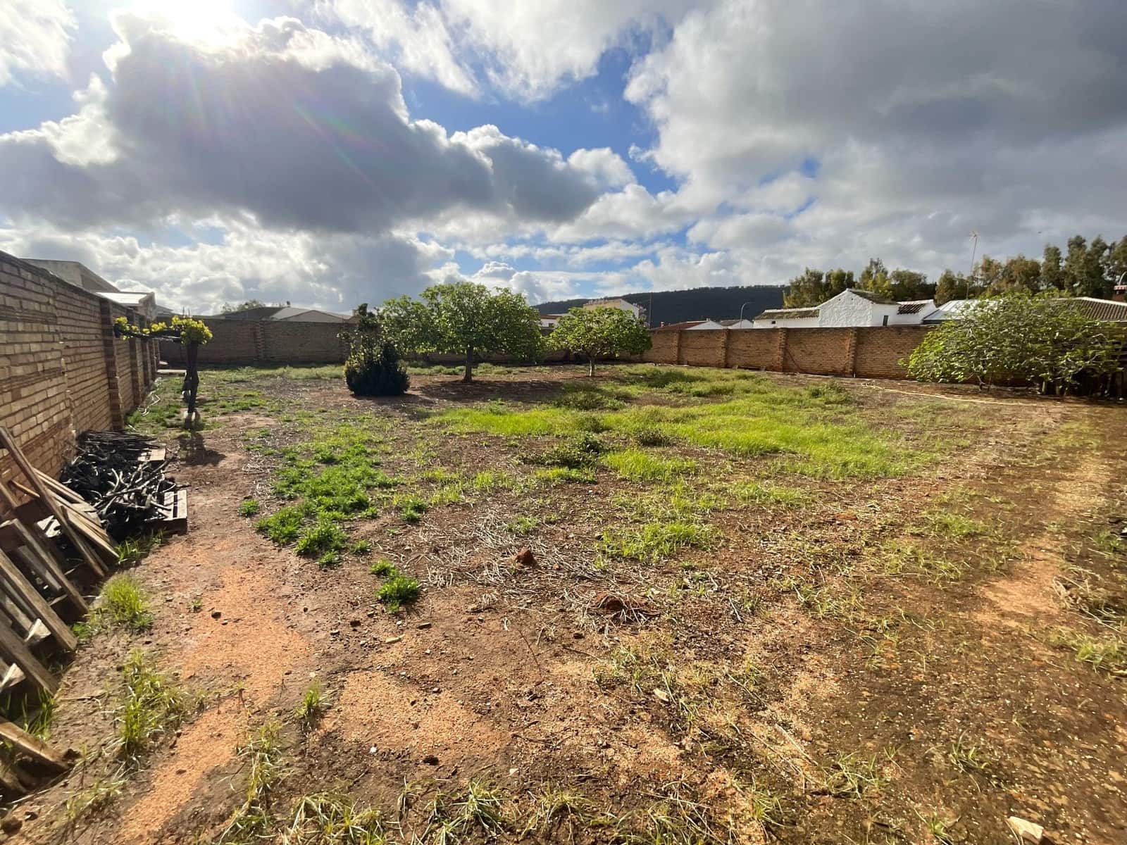 Ubebygd land til salgs i Humilladero - € 50 000 (Ref: 9036362)