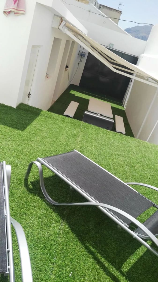 Villa for sale in Antequera with pool - € 79,000 (Ref: 9036363)