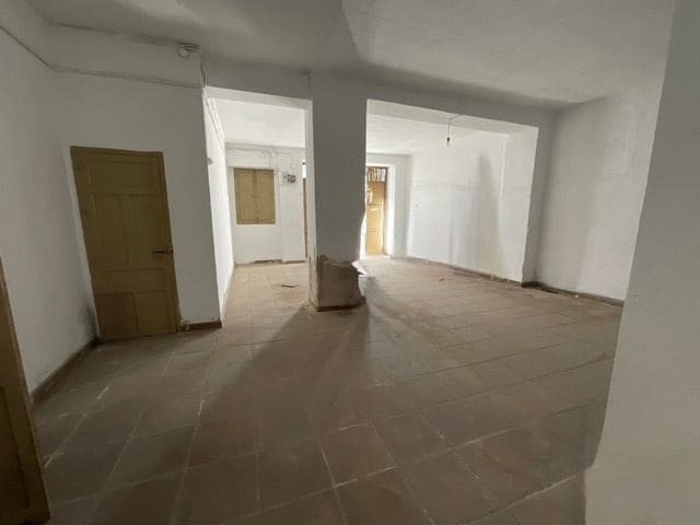 3 soverom Villa til salgs i Antequera med garasje - € 180 000 (Ref: 9036368)