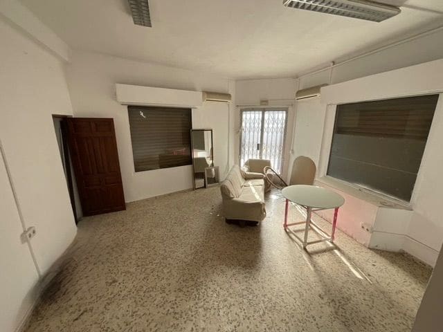 3 slaapkamer Villa te koop in Antequera met garage - € 180.000 (Ref: 9036368)