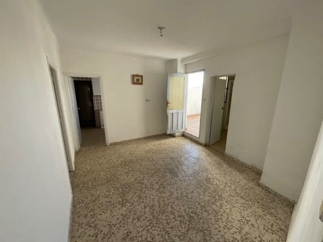 3 slaapkamer Villa te koop in Antequera met garage - € 180.000 (Ref: 9036368)