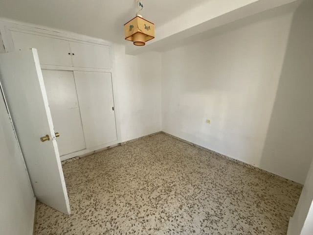 3 slaapkamer Villa te koop in Antequera met garage - € 180.000 (Ref: 9036368)