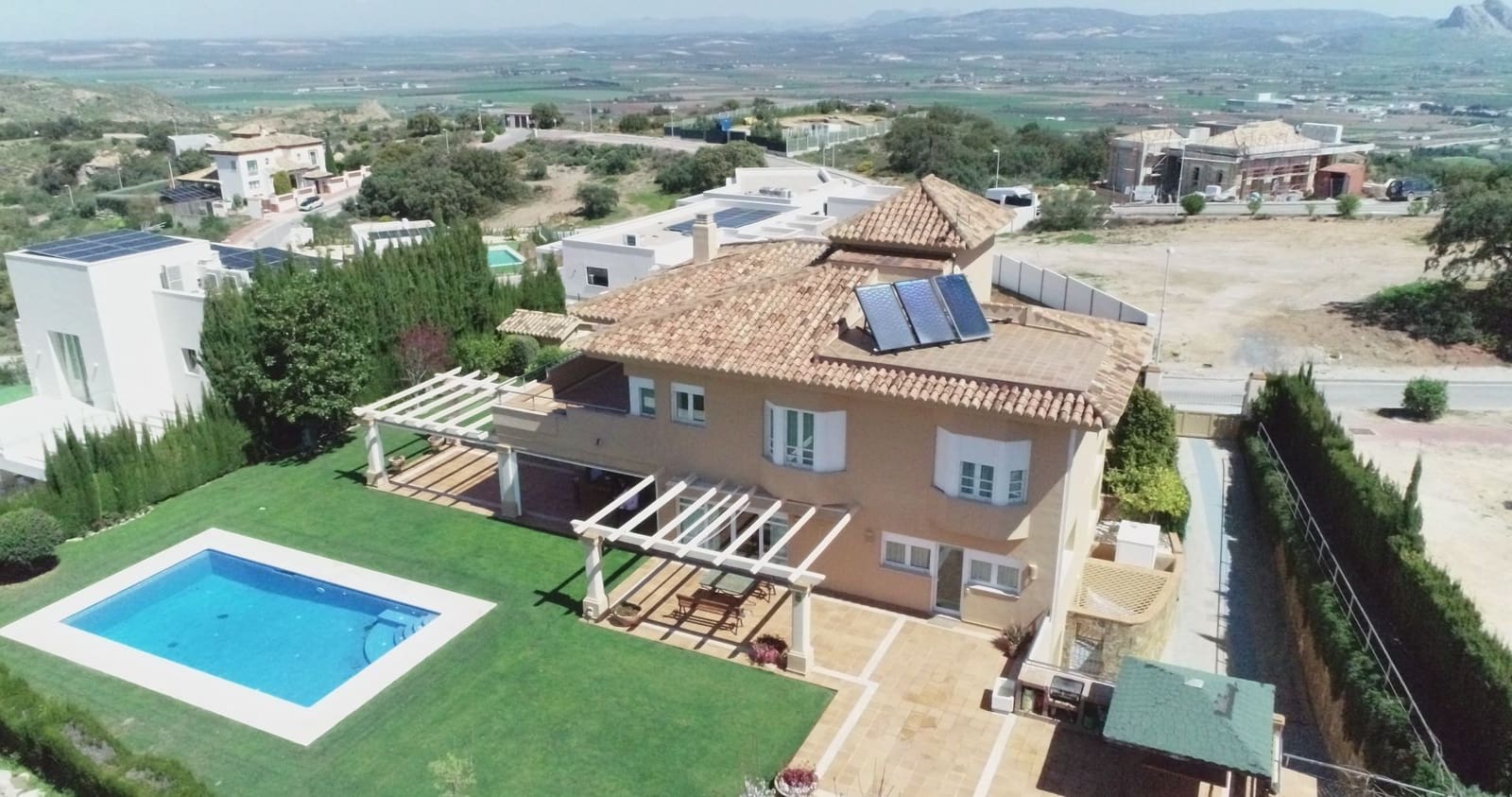 6 soveværelse Villa til salg i Antequera med swimmingpool garage - € 994.000 (Ref: 9036373)