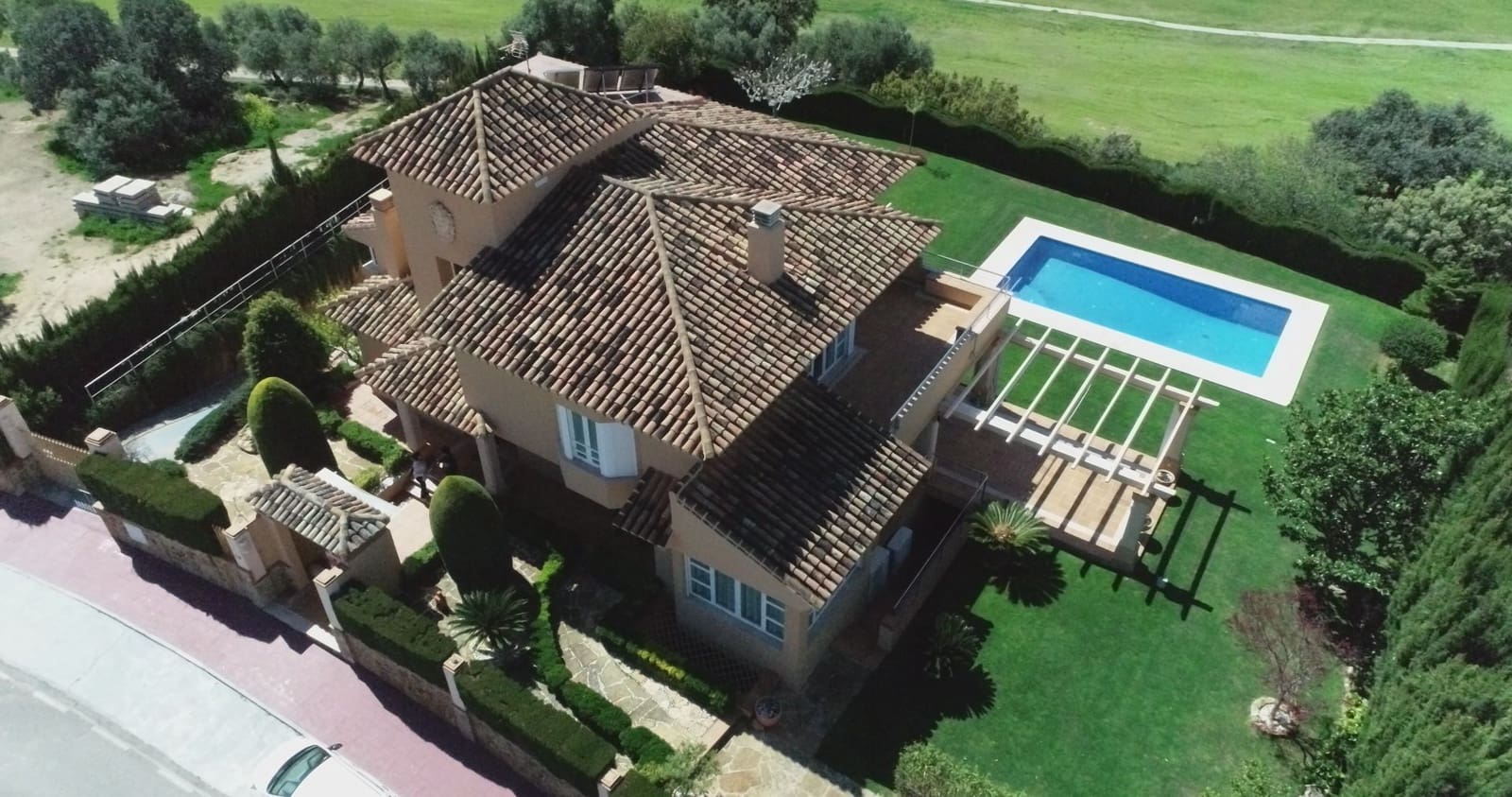 6 soveværelse Villa til salg i Antequera med swimmingpool garage - € 994.000 (Ref: 9036373)