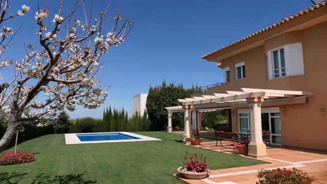 6 soveværelse Villa til salg i Antequera med swimmingpool garage - € 994.000 (Ref: 9036373)