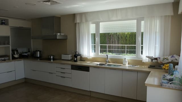 6 soveværelse Villa til salg i Antequera med swimmingpool garage - € 994.000 (Ref: 9036373)