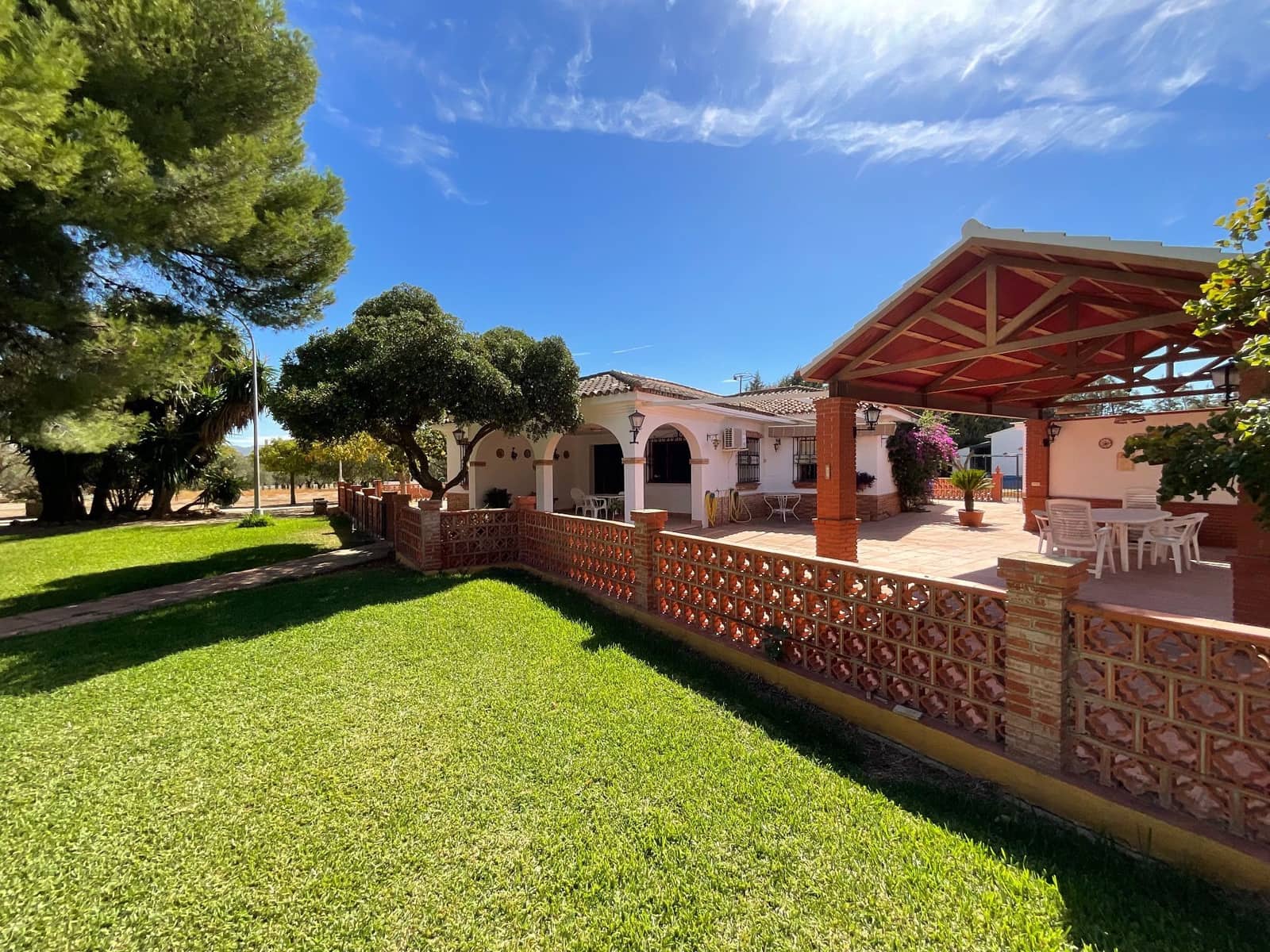 9 soveværelse Finca/Landehus til salg i Antequera med swimmingpool garage - € 999.990 (Ref: 9058803)
