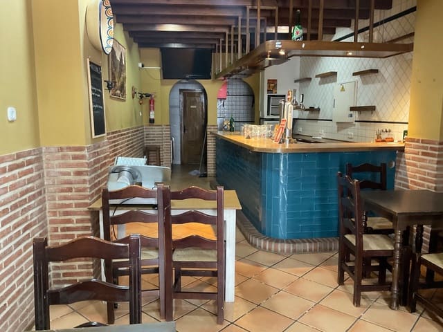 Erhverv til leje i Antequera - € 1.100 (Ref: 9173187)