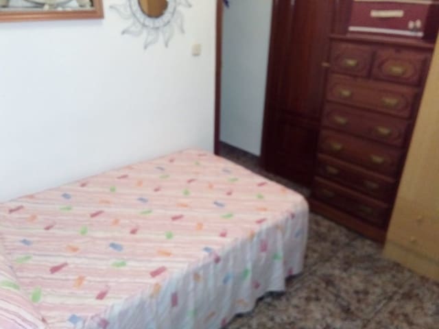 3 soveværelse Villa til salg i Antequera med garage - € 180.000 (Ref: 9228148)