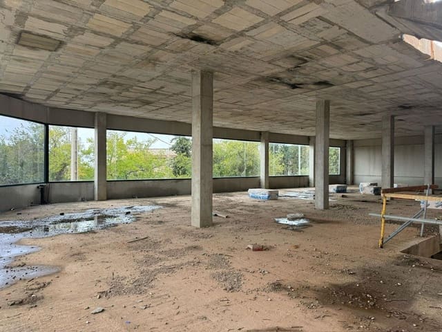 Erhverv til leje i Antequera - € 7.000 (Ref: 9228153)