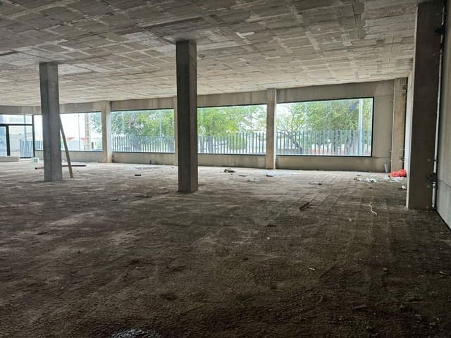 Erhverv til leje i Antequera - € 7.000 (Ref: 9228153)