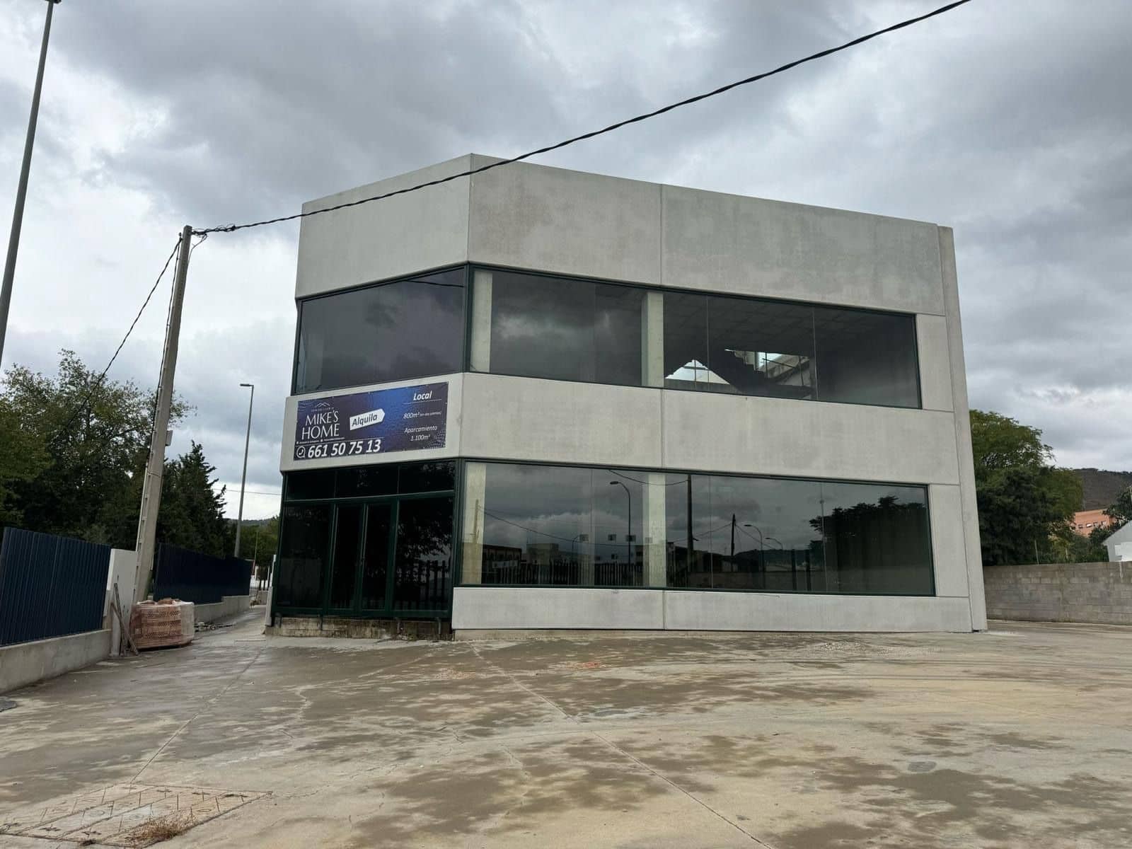 Erhverv til leje i Antequera - € 7.000 (Ref: 9228153)