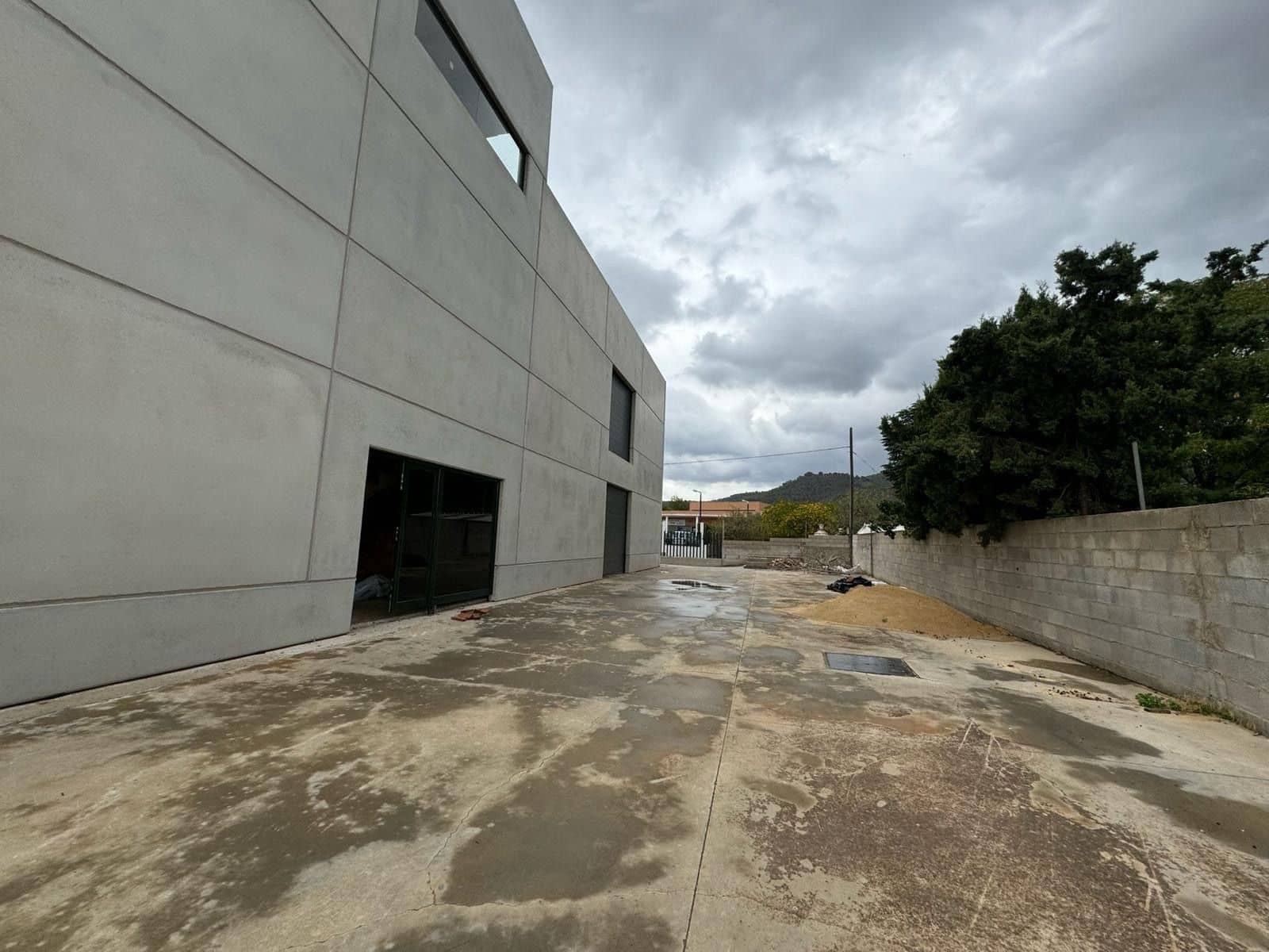 Erhverv til leje i Antequera - € 7.000 (Ref: 9228153)