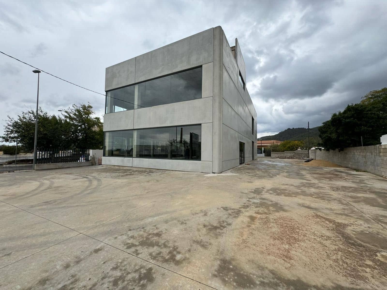 Erhverv til leje i Antequera - € 7.000 (Ref: 9228153)