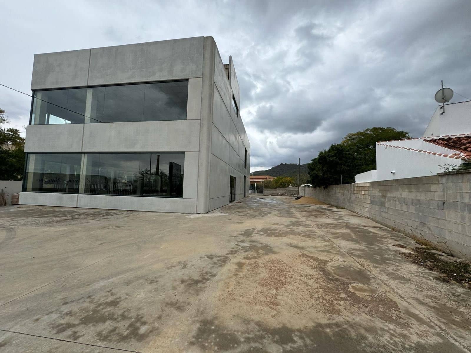 Erhverv til leje i Antequera - € 7.000 (Ref: 9228153)