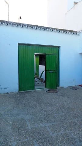 4 soveværelse Villa til salg i Antequera med garage - € 125.000 (Ref: 9228154)