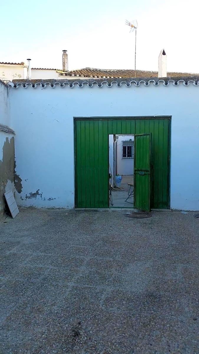4 soveværelse Villa til salg i Antequera med garage - € 125.000 (Ref: 9228154)