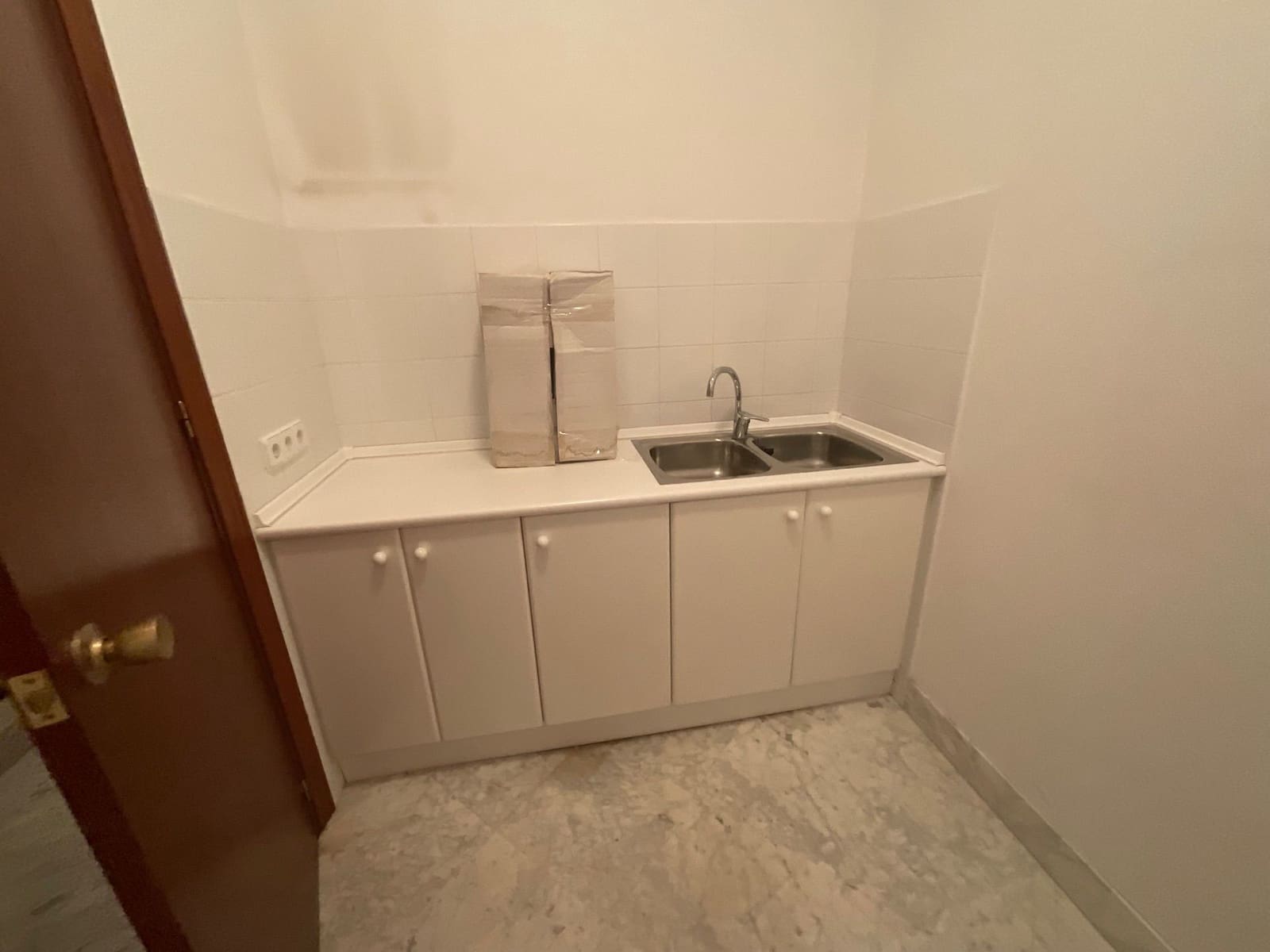 Oficina en Antequera en alquiler - 500 € (Ref: 9228156)