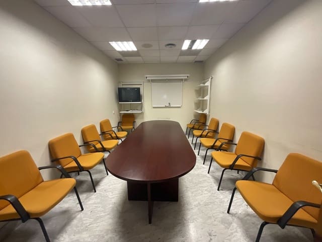 Oficina en Antequera en alquiler - 500 € (Ref: 9228156)